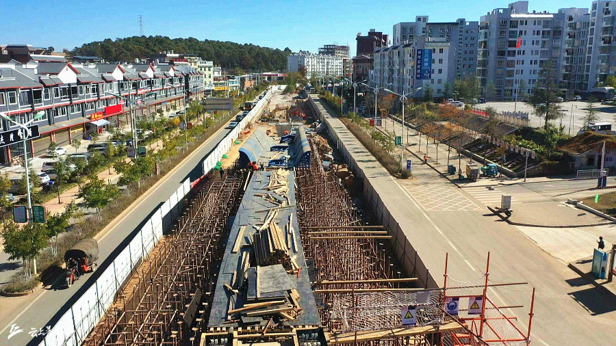 文山州首条 丘北县轻轨项目建设顺利推进