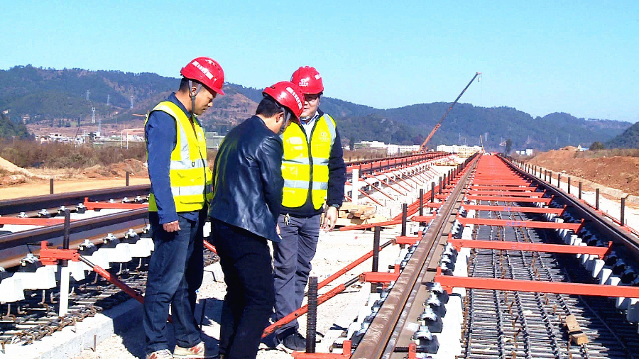 文山州首条 丘北县轻轨项目建设顺利推进