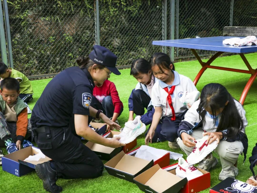 新学期惊喜“到货”！这波开学礼物包邮还“包暖” (1).jpg