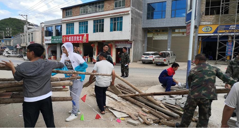 阿猛镇五紧盯五干净专项整治干在实处